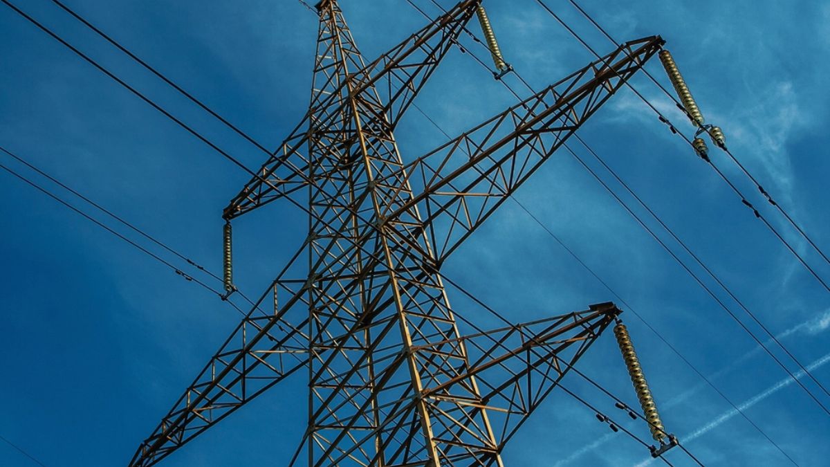 Free electric pylon